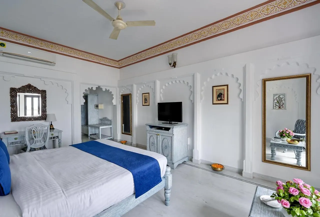 Swaroop Vilas - Lake Facing Boutique Hotel Udaipur