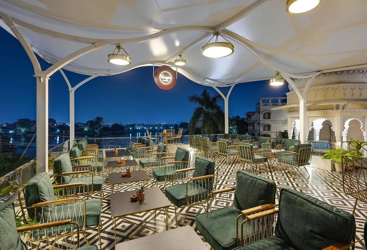 Swaroop Vilas - Lake Facing Boutique Hotel Udaipur