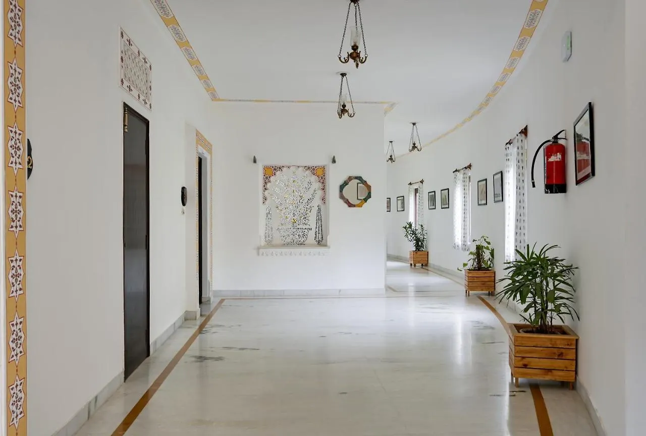Swaroop Vilas - Lake Facing Boutique Hotel Udaipur