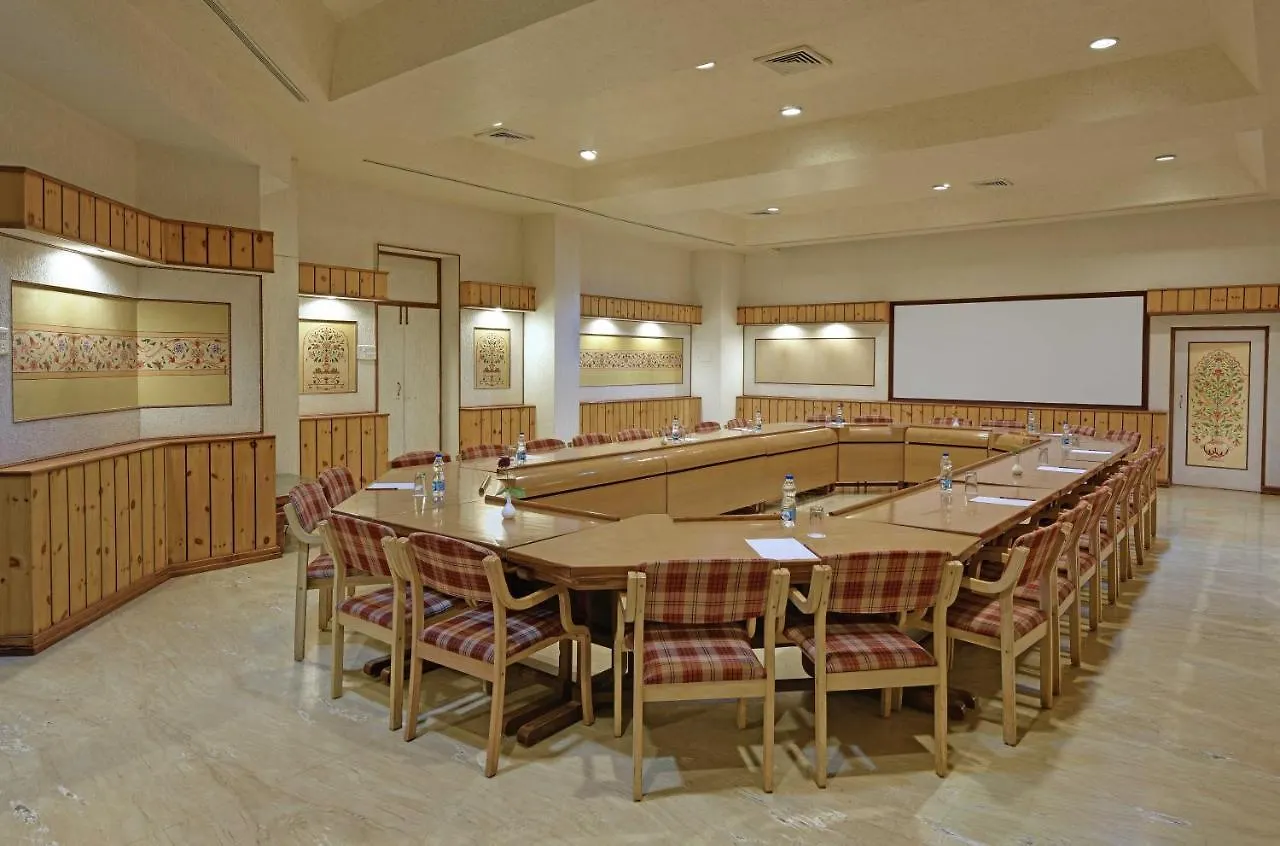 Swaroop Vilas - Lake Facing Boutique Hotel Udaipur