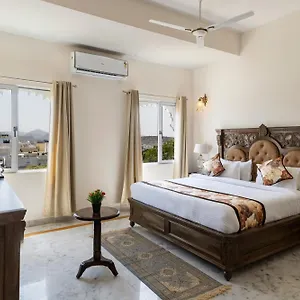 3* Hotel The Royal Courtyard