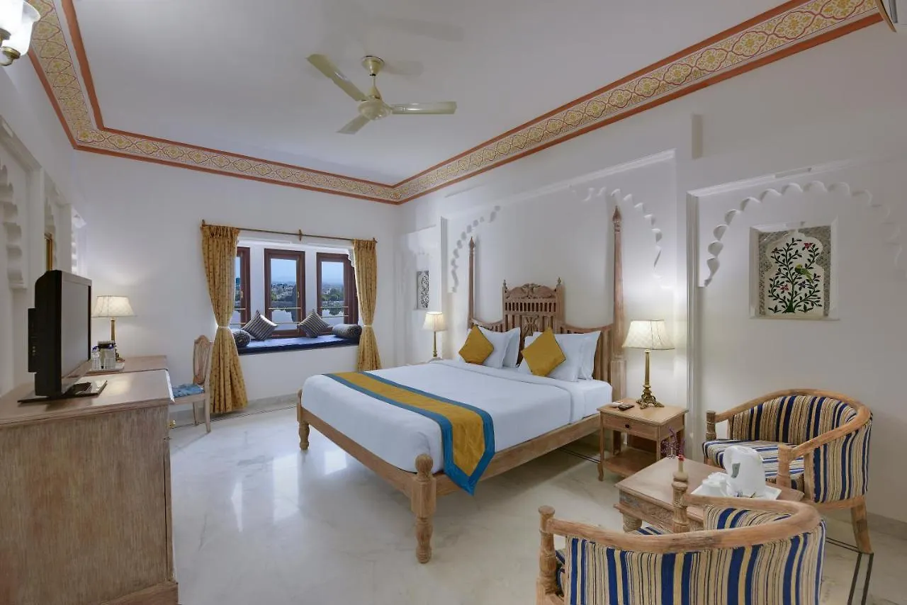 Swaroop Vilas - Lake Facing Boutique Hotel Udaipur